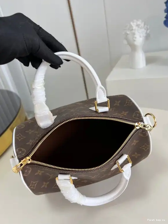 First bag ru 25 VUITTON LOUIS BANDOULIÈRE SPEEDY 0629